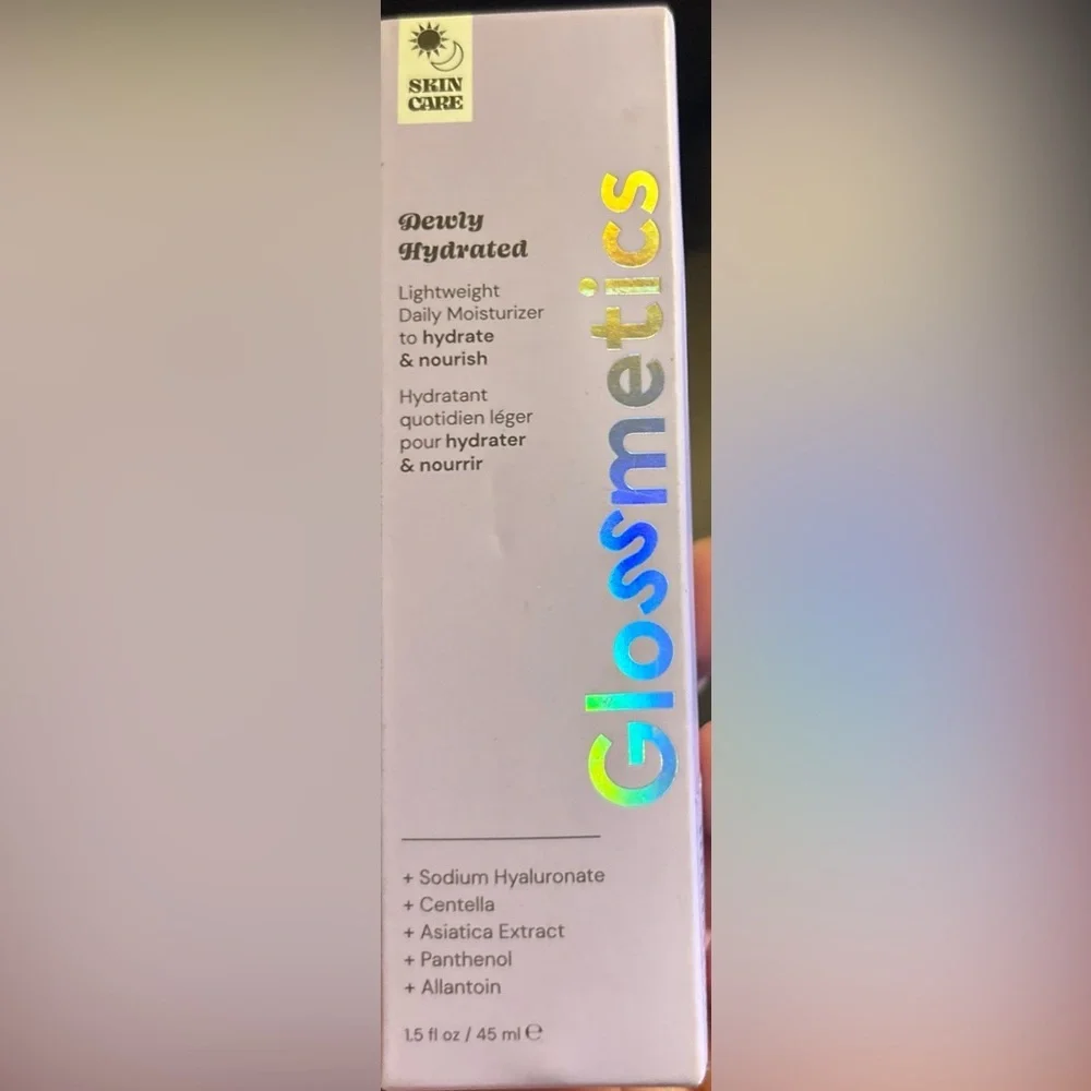 GLOW DEAL!  Glowmetics Dewy Hydrated Lightweight Daily Moisturizer 4 ONLY $15